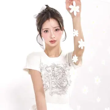 darich DR 비쥬 플라워 니트 탑 화이트 프리 사이즈