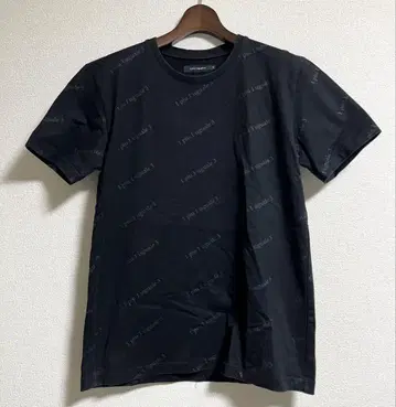 1piu1uguale3 S/S 113 CREW 로고 올 로고 무늬 티셔츠