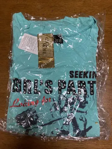 세실 맥비 티셔츠