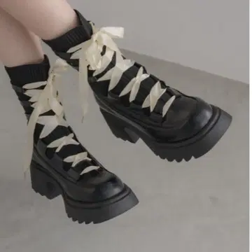 idem lace up socks boots 블랙 통굽 부츠 S