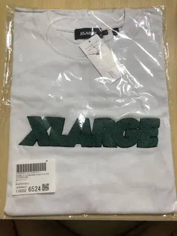 XLARGE 화이트 티셔츠 M 사이즈