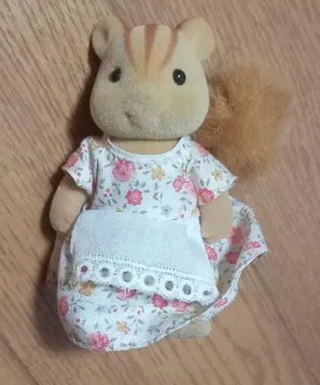 실바니안 패밀리 싸개 다람쥐 엄마 인형 본체만