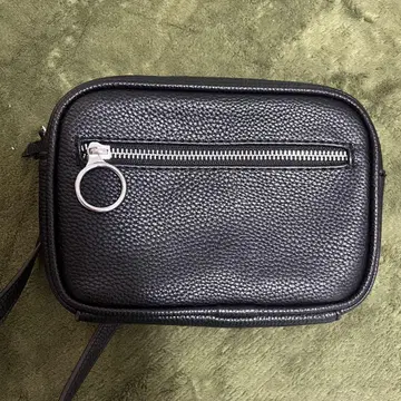 블랙 가죽 중형 백
