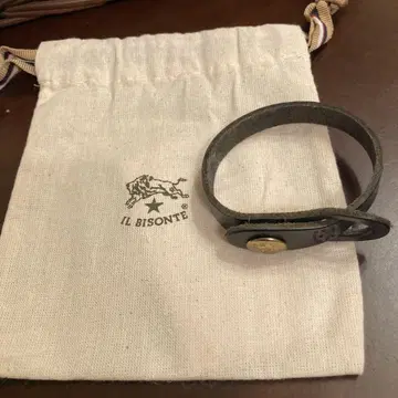 IL BISONTE 블랙 가죽 뱅글