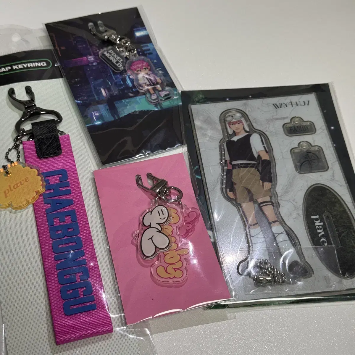 Sealed) Plave bamby strap, Samwhy keyring, Pixel World keyring, Wehpoluv stand