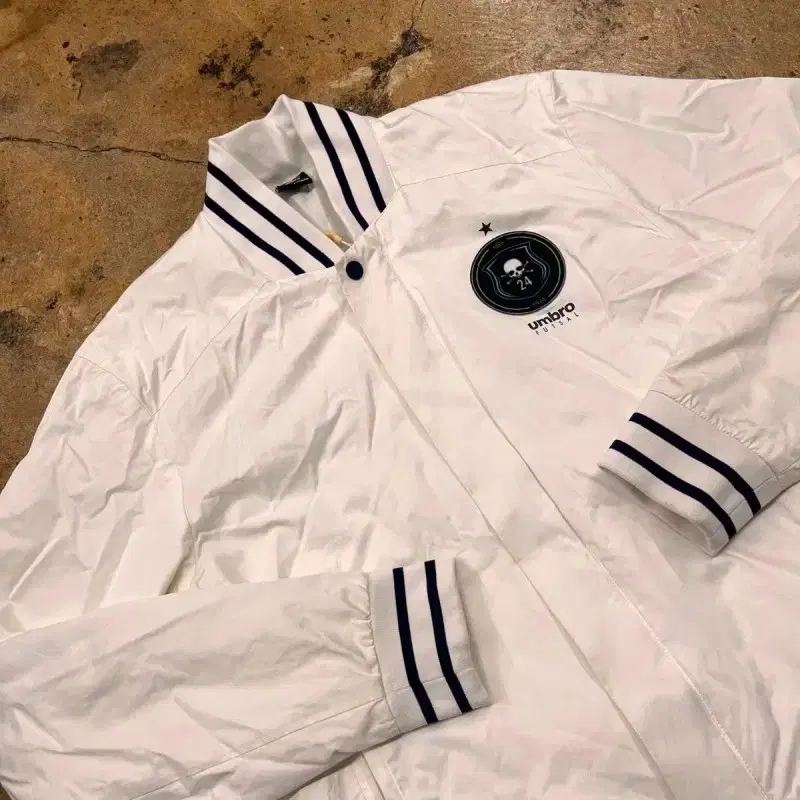 [Authentic/L] Umbro Skull Patch Varsity Stadium Jacket