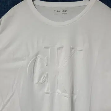 캘빈클라인 화이트 입체 로고 티셔츠 XL