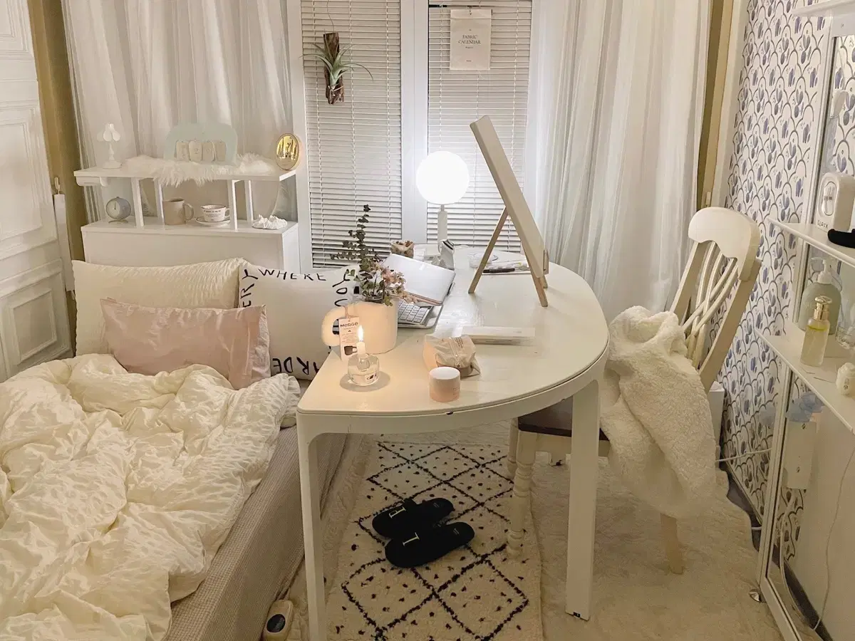 Ikea BEKANT Table