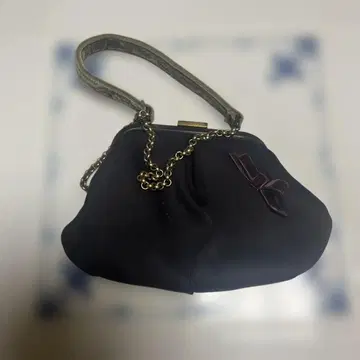 PAULE KA 블랙 플랩 파티 백 클래식