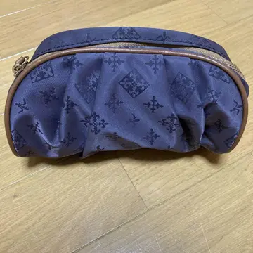 러셋 파우치