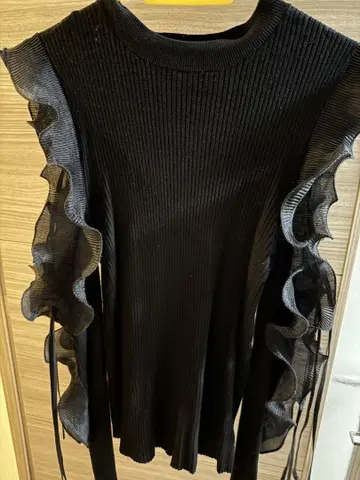 스나이델 블랙 리브 니트 탑