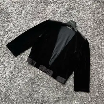 VELOUR NOIR 40 리본 클로징 볼레로 폭시