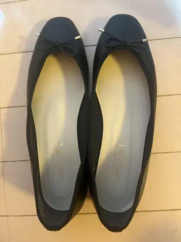 새상품급 루타론 플랫 발레 슈즈 스퀘어 블랙 size23.5