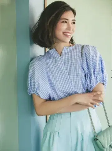 세븐텐바이미호카와히토/깅엄 체크 개더 슬리브 블라우스