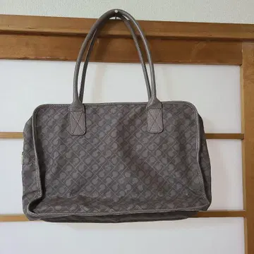 그레이 다이아몬드 패턴 백