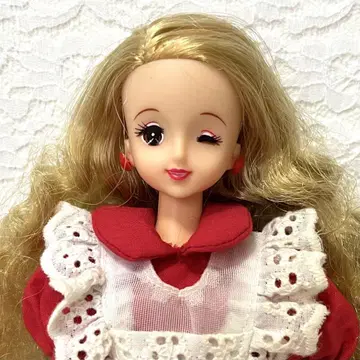 [ 제니 ] 윙크 웃는 얼굴로 보이는 하트 귀걸이