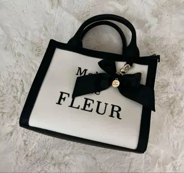 Maison de FLEUR 메종 드 플뢰르 로고 자수 토트백