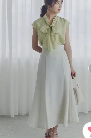 프로포션 바디 드레싱 플레어 스커트 화이트 S