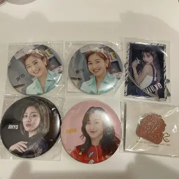 twice 지효 캔 배지 등 묶음 판매, 미개봉 새상품 있음