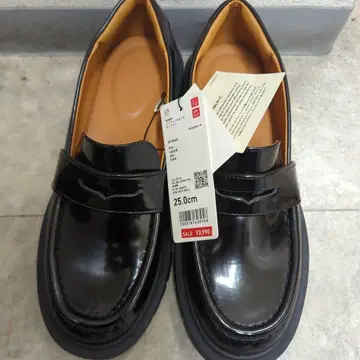 유니클로 유니클로 블랙 네이비 느낌 터치 로퍼 25.0cm