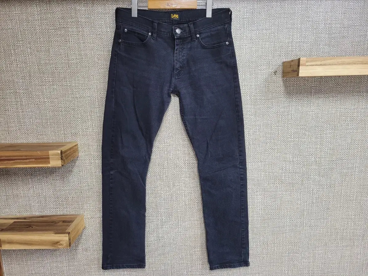 32-inch LEE Slim Fit Black Denim Jeans American Casual