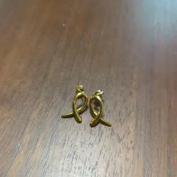 joete 골드 리본 귀걸이