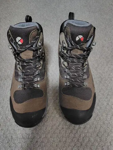 캐러밴 트레킹 슈즈 27.0 EEE GORE-TEX