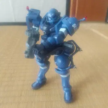 HG 군경 자쿠 완제품