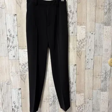 유나이티드 애로우즈 블랙 슬림 핏 슬랙스