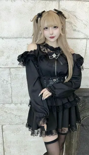 MA*RS 어깨가 파인 프릴 슬라이더 블라우스 마즈 블랙 지뢰