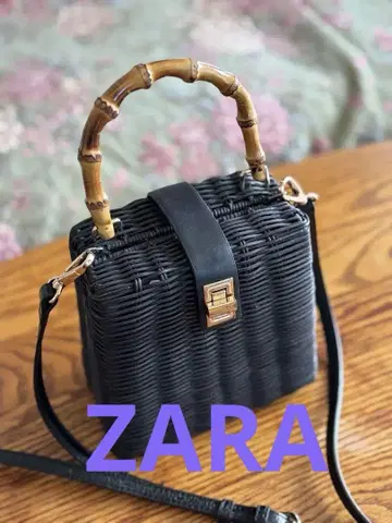 자라 ZARA 블랙 라탄 박스형 핸드백