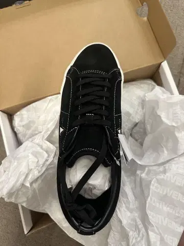 컨버스 블랙 스니커즈