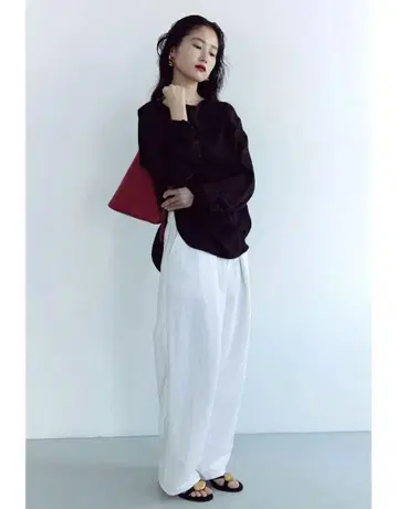 meer. 메아 TUCK WIDE NYLON PANTS WHT 팬츠