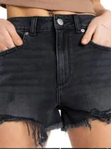 다크 그레이 숏 팬츠 프린지 밑단