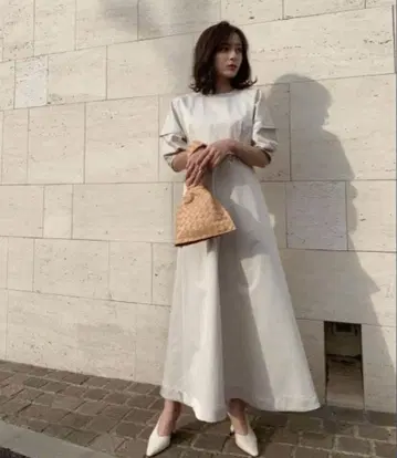 베이지 7부 소매 원피스