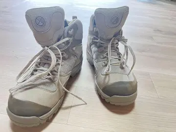 등산화 캐러밴 여성용 새상품급