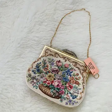 마리아슈트란스키 PETIT POINT 쁘띠 포원 오스트리아 제작 백