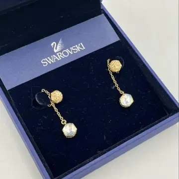 SWAROVSKI 스와로브스키 큐빅 귀걸이