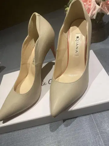 Diana 베이지 스틸레토 하이힐