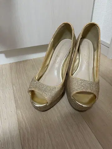 골드 오픈토 하이힐