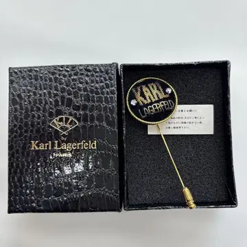 Karl Lagerfeld 칼 라거펠트 브로치