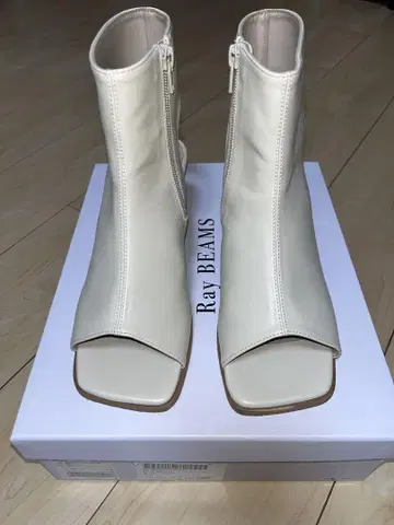 Ray BEAMS 화이트 오픈토 샌들 24cm