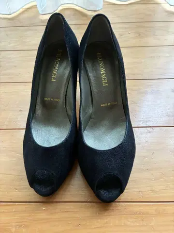 브루노말리 블랙 펌프스 23.5cm