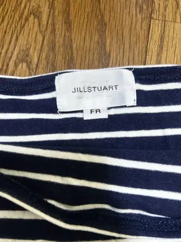 JILLSTUART 보더 오프숄더 티셔츠