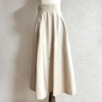 Guy Laroche / 베이지 하이 웨스트 플레어 스커트 포켓 부착