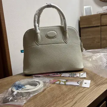 아이보리 가죽 숄더백