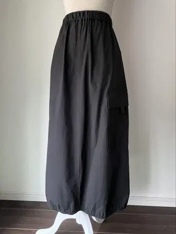 블랙 코쿤 카고 스커트