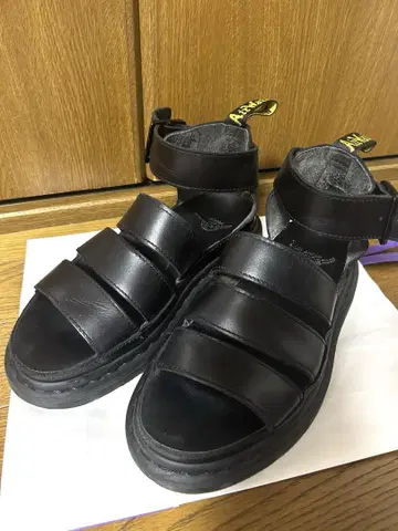 닥터 마틴 샌들