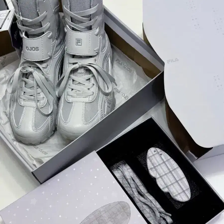 【OJOS × FILA】Echappe Mid Grey FILA X OJOS ECHAPPE MID Grey / Grey / Grey（フィラ x オホス