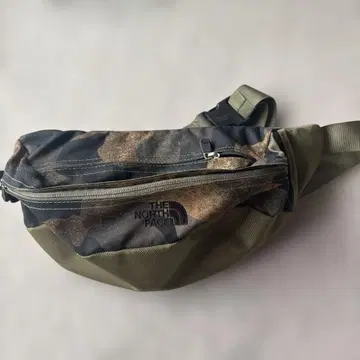 THE NORTH FACE 카모플라주 바디백